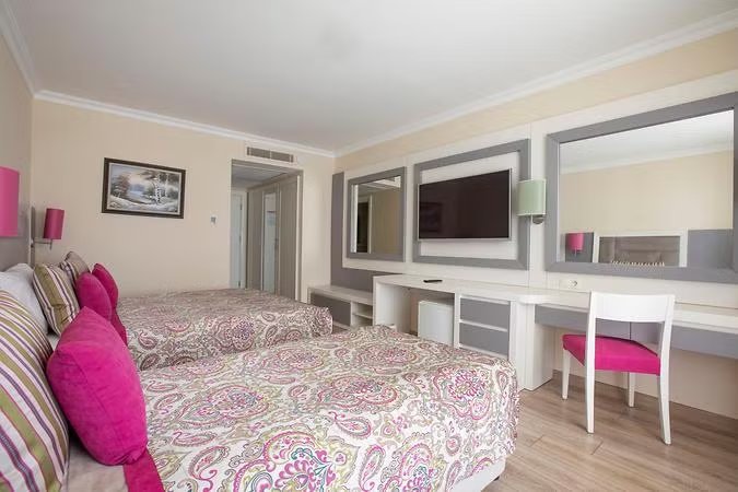 Ailelere Özel Standart Kara Manzaralı Oda