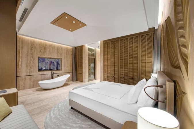Amber Lagoon Suite