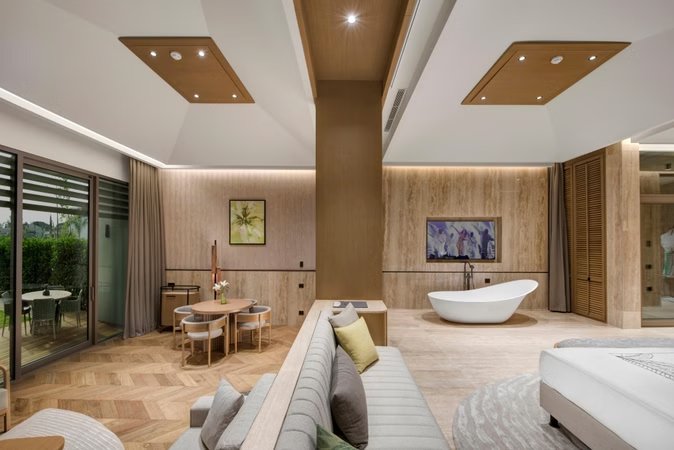 Amber Lagoon Suite