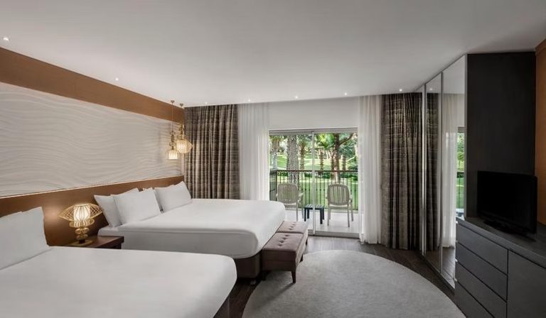 Comfort Club Kara Manzaralı