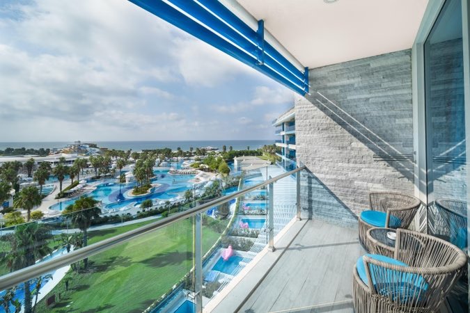 Deluxe Suit Deniz Manzaralı Oda