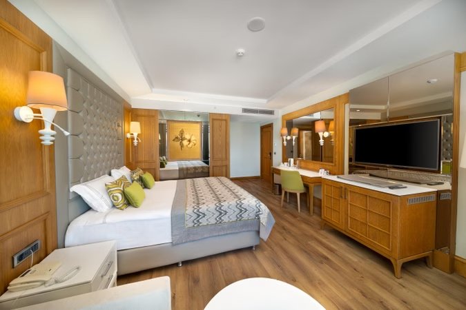 Deluxe Suit Deniz Manzaralı Oda