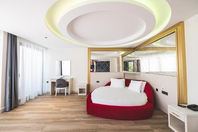 Deluxe Suite Kısmi Deniz Manzaralı