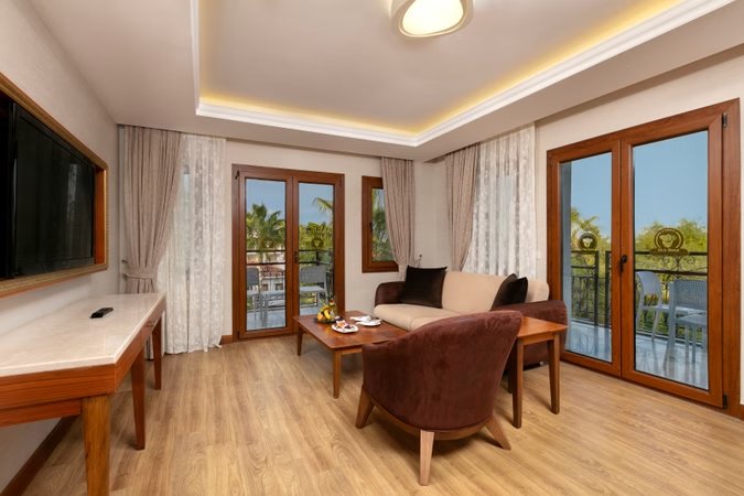 Garden Deluxe Suite Bahçe Manzaralı