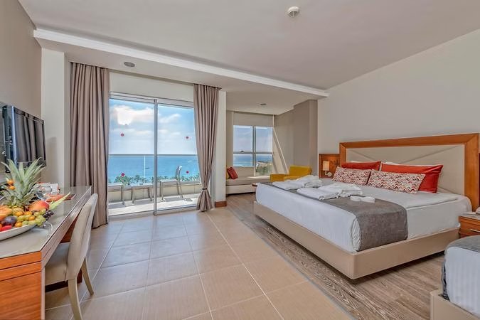 Junior Suit Deniz Manzaralı Oda