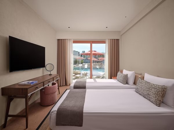 Lagoon Premium Suite Direkt Havuz Erişimli