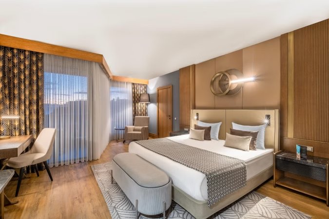 Senior Suite Kara Tarafı