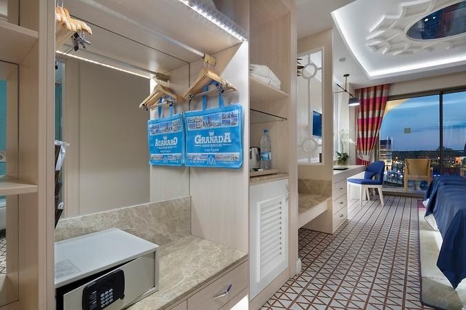 Standart Kara Manzaralı