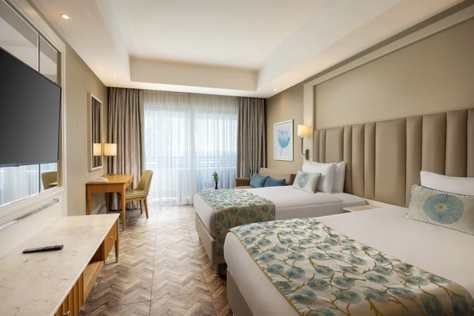 Standart Kısmi Deniz Manzaralı Oda