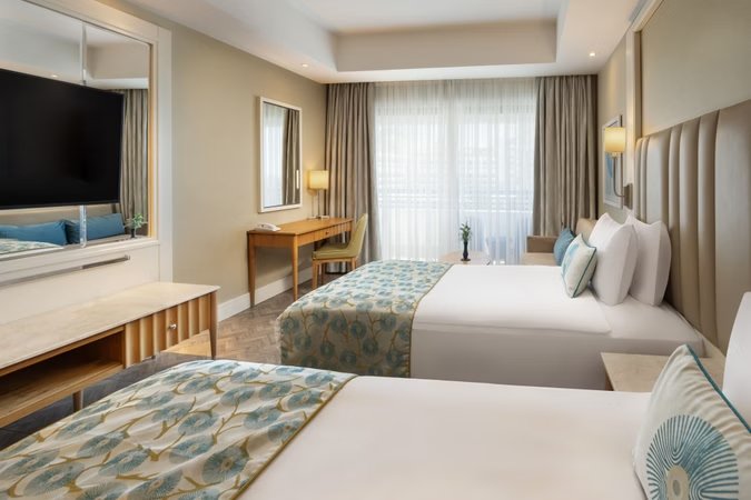 Standart Kısmi Deniz Manzaralı Oda