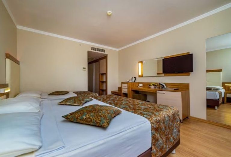 Standart Oda, Havuz veya Bahçe Manzaralı, Balkonlu,