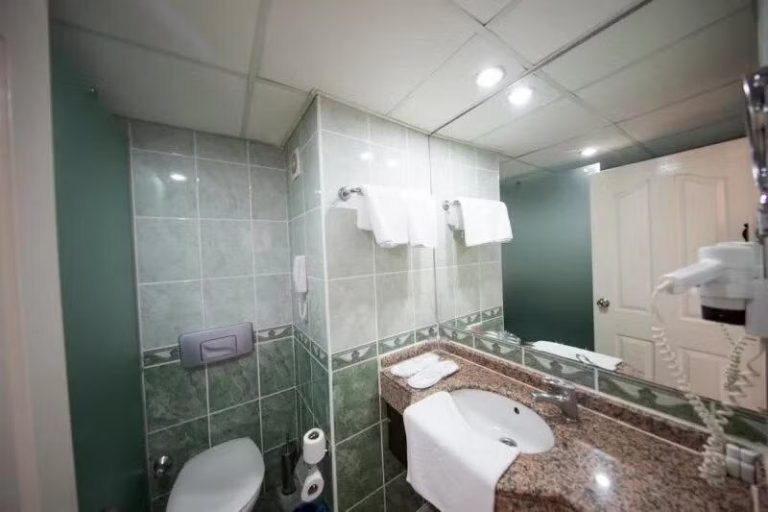 Standart Oda, Kara Manzaralı, Balkonlu