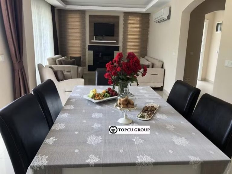 Villa, Havuz Manzaralı, Ortak Havuzlu
